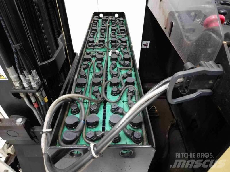 Yale MR14 Reachtruck voor hoog niveau