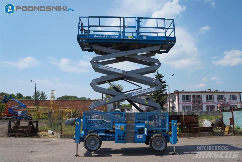 Genie 4390 RT Schaarhoogwerkers