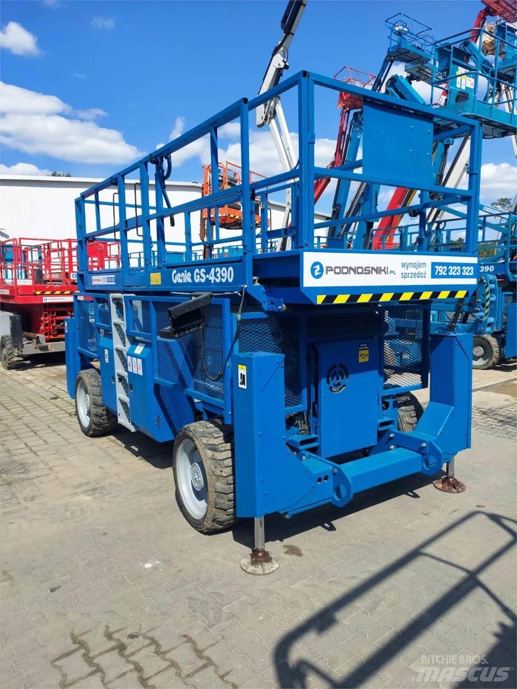 Genie GS-4390 RT Schaarhoogwerkers