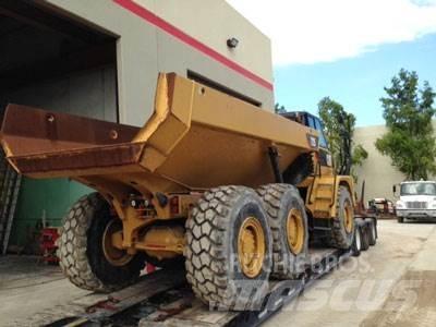 CAT 725 Knik dumptrucks