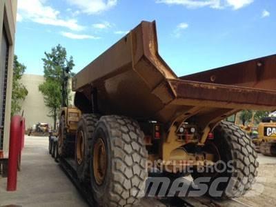 CAT 725 Knik dumptrucks