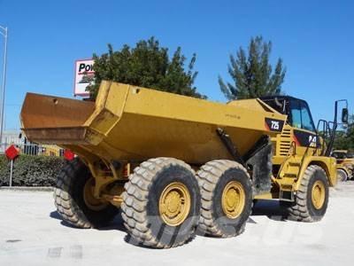 CAT 725 Knik dumptrucks