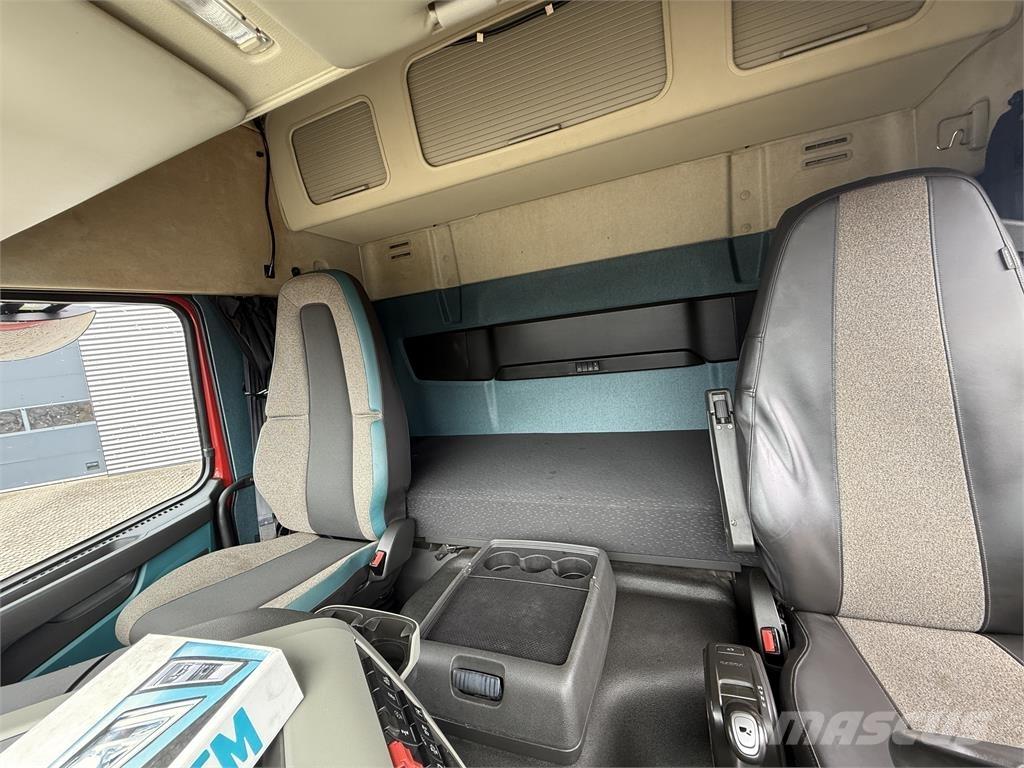 Volvo FM370 Trekkers