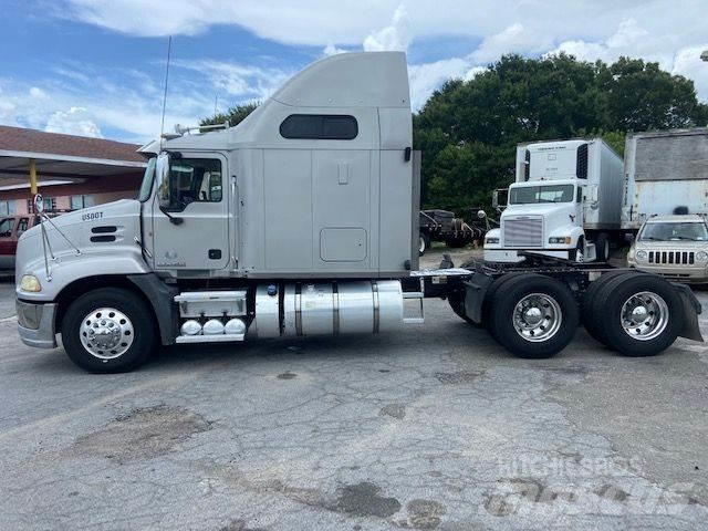 Mack CXU613 Trekkers