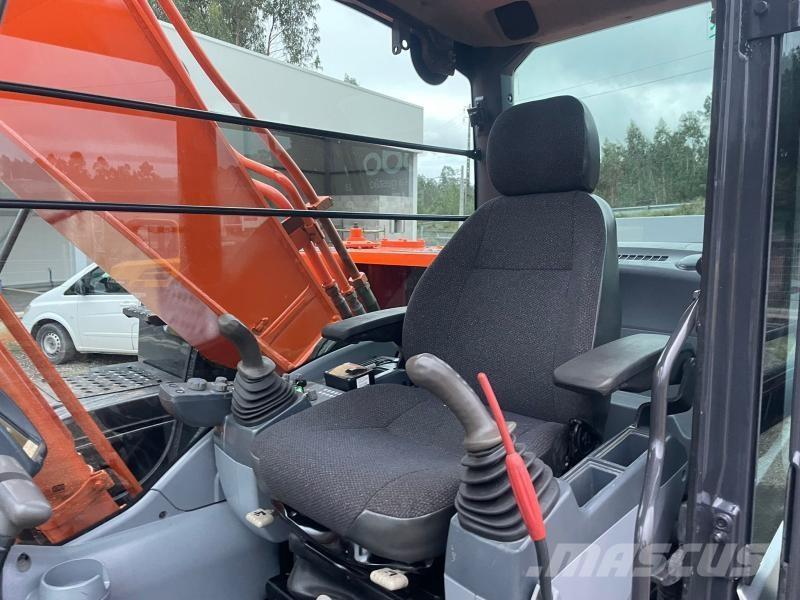 Hitachi ZX210 Rupsgraafmachines