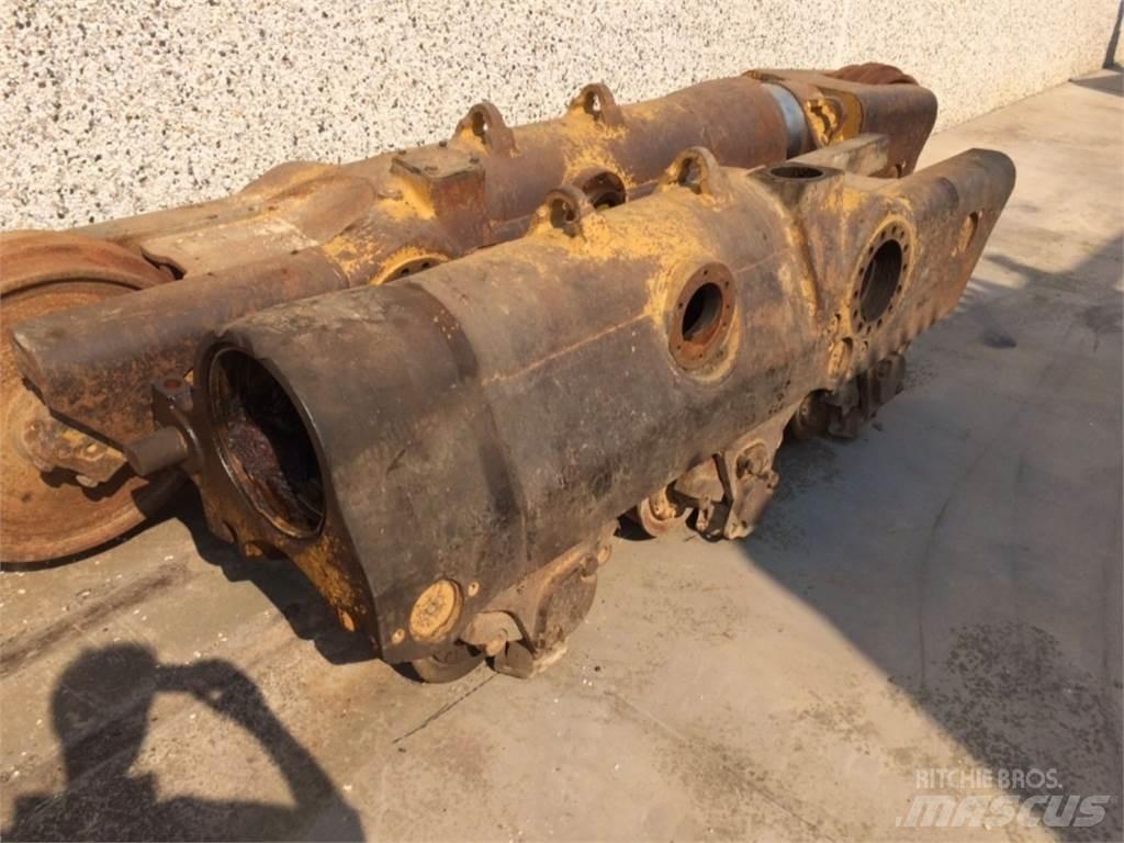 CAT  D8L Rupsbanden, kettingen en onderstel