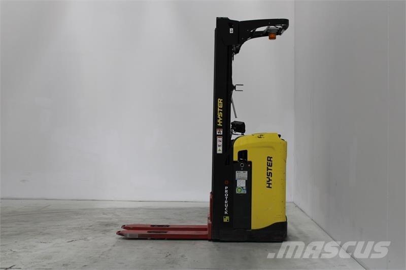 Hyster RS1.6 Zelfrijdende stapelaars
