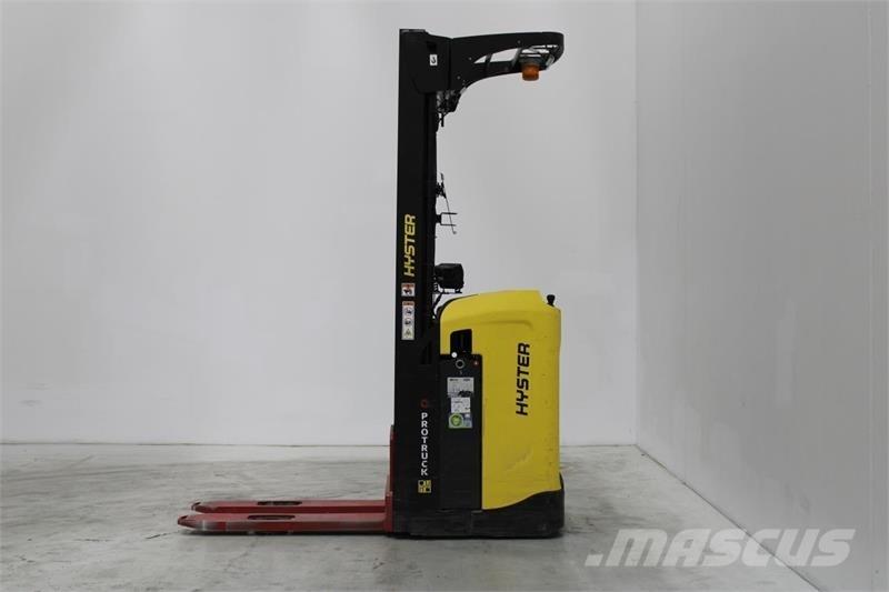 Hyster RS1.6 Zelfrijdende stapelaars