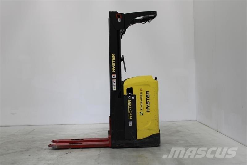 Hyster RS1.6 Zelfrijdende stapelaars