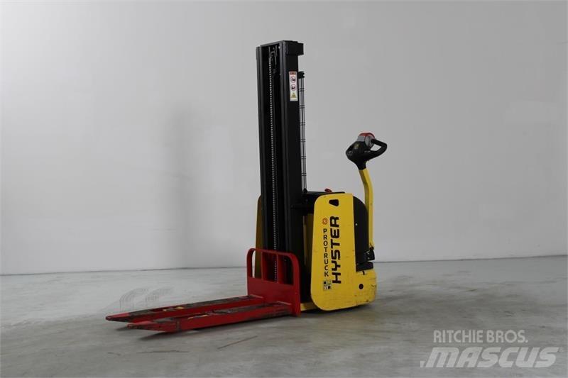 Hyster S1.0E Zelfrijdende stapelaars