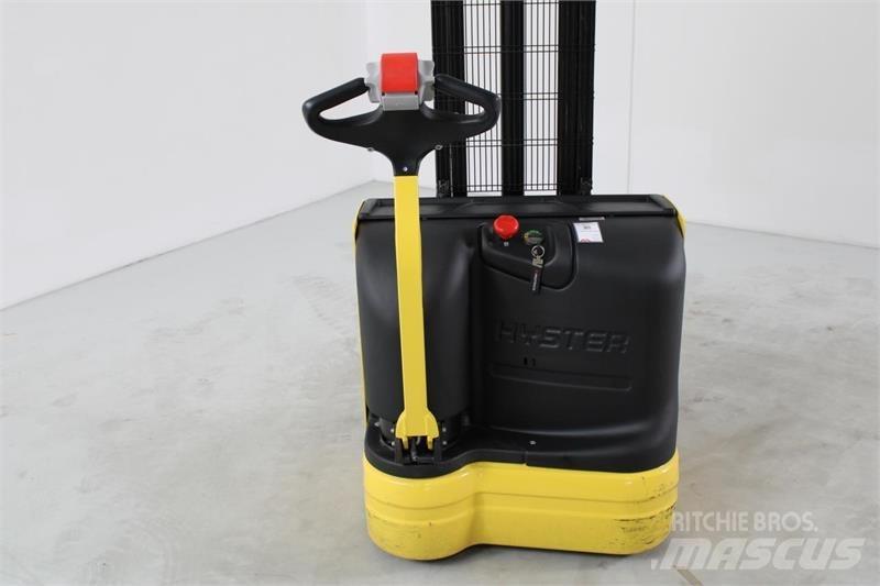 Hyster S1.0E Zelfrijdende stapelaars