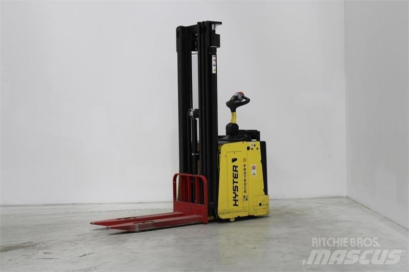 Hyster S1.5S Zelfrijdende stapelaars