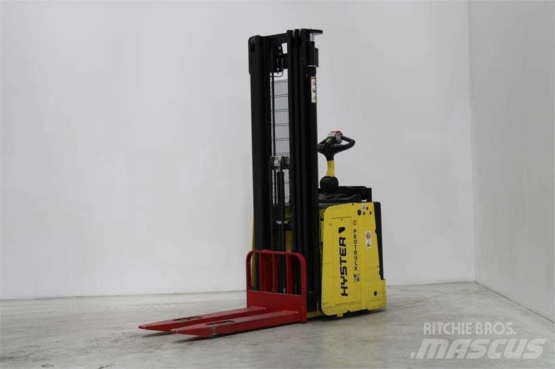 Hyster S1.5S Zelfrijdende stapelaars