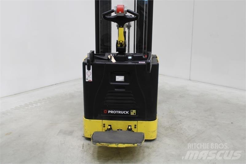 Hyster S1.5S Zelfrijdende stapelaars