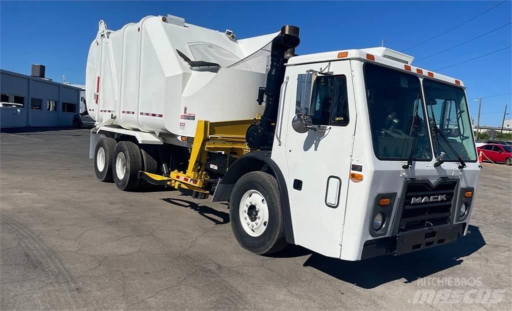 Mack LEU613 Vuilniswagens