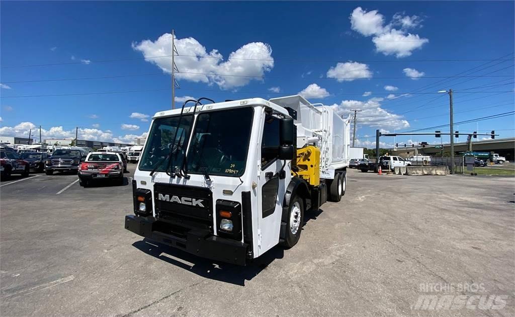 Mack LR613 Vuilniswagens