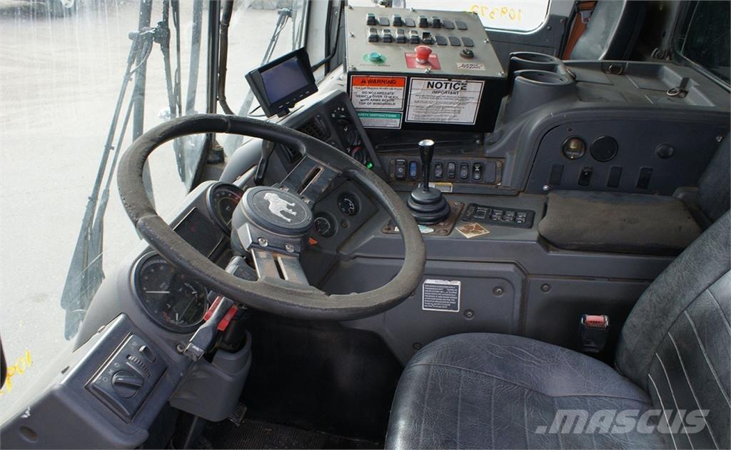 Mack MRU Vuilniswagens