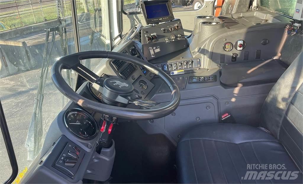 Mack MRU613 Vuilniswagens