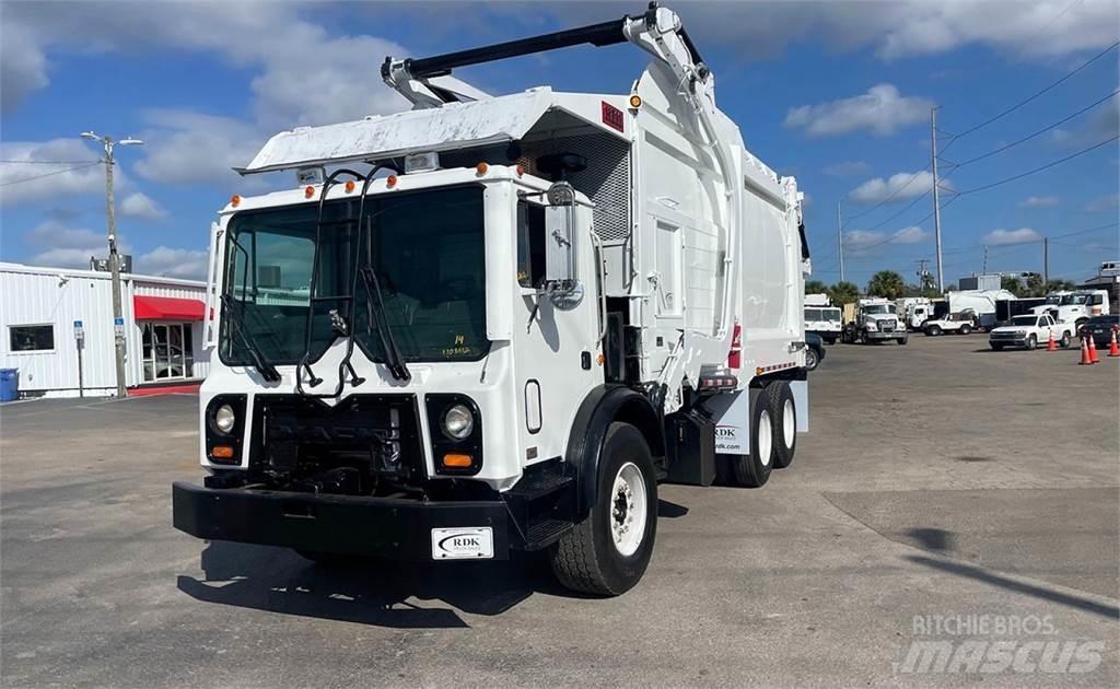 Mack MRU613 Vuilniswagens