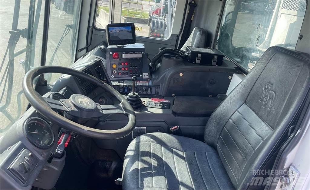 Mack MRU613 Vuilniswagens