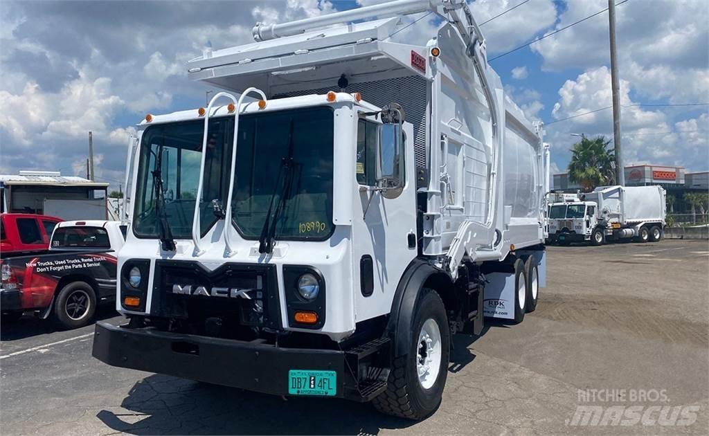 Mack MRU613 Vuilniswagens