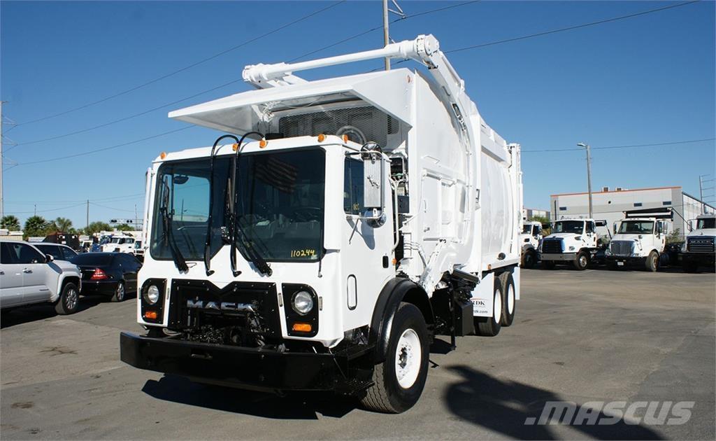Mack MRU613 Vuilniswagens