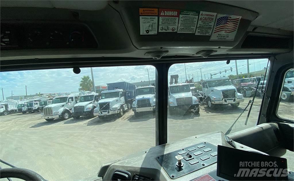 Peterbilt 320 Vuilniswagens