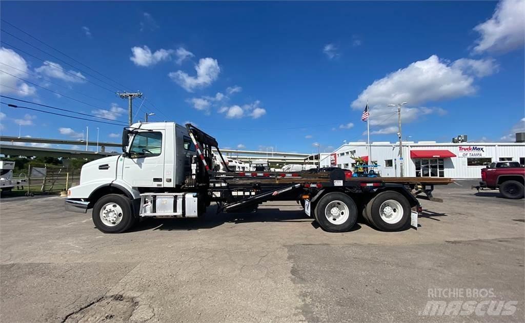 Volvo VHD64 Containertrucks met kabelsysteem