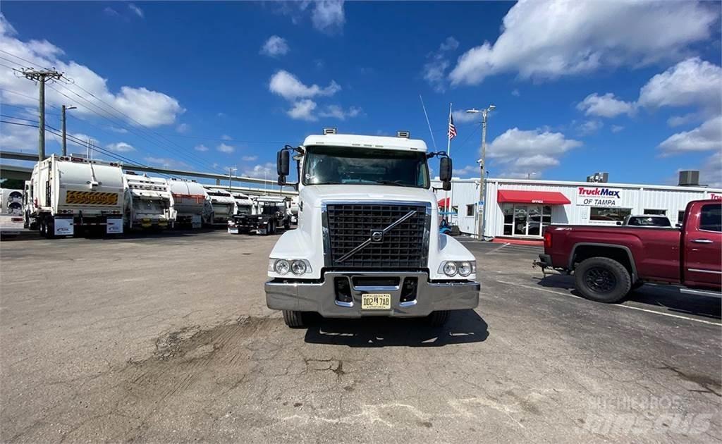 Volvo VHD64 Containertrucks met kabelsysteem