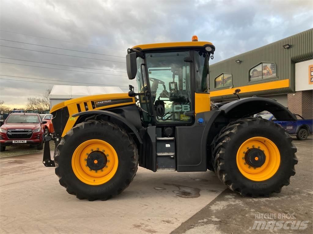 JCB 4220 Tractoren