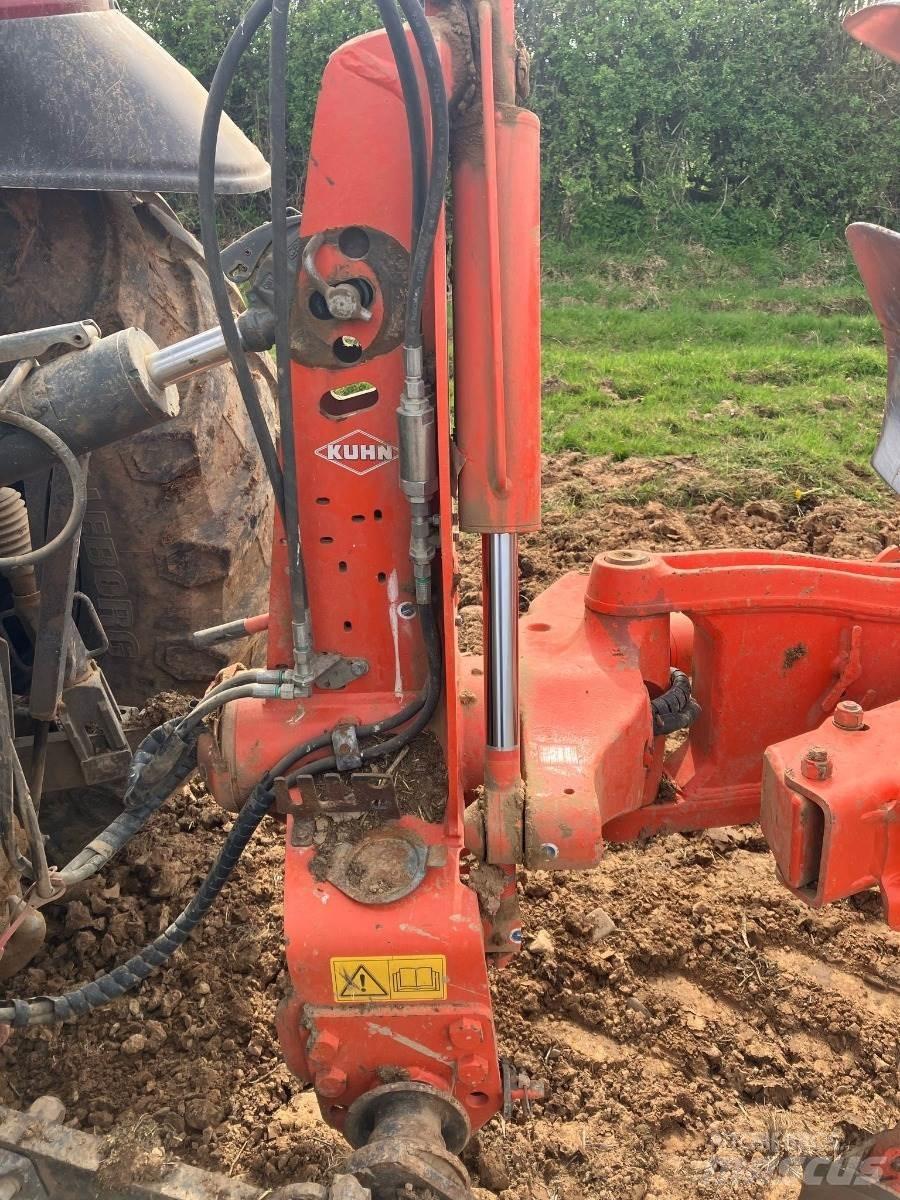 Kuhn MM123 Conventionele ploegen