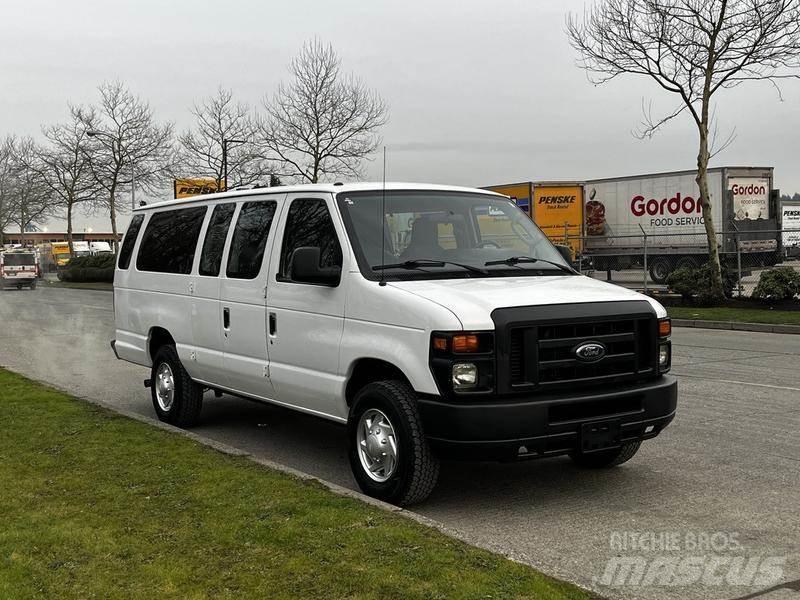 Ford Econoline Auto's