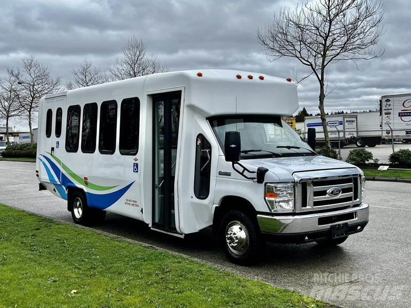Ford Econoline Minibussen