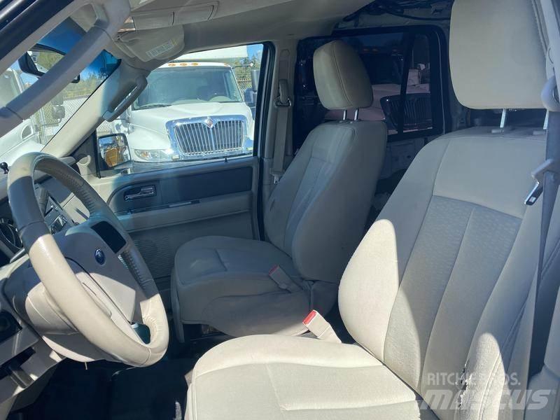 Ford Expedition Auto's