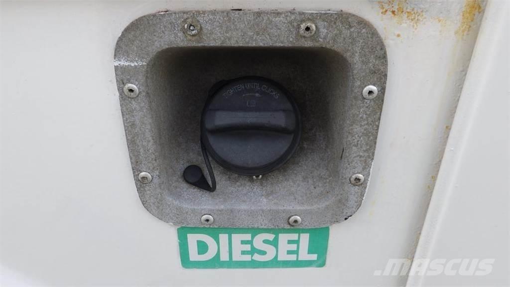 Ford F-550 Vlakke laadvloer met kraan