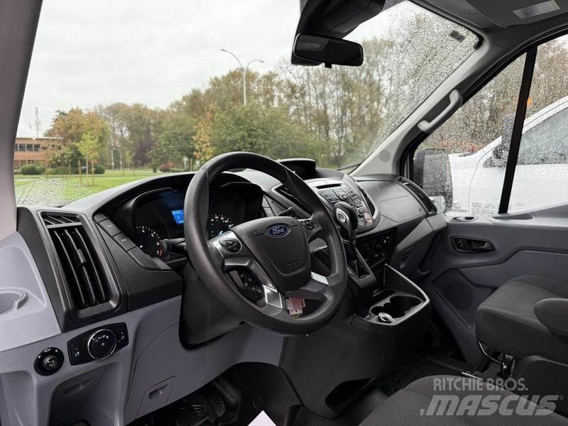 Ford Transit Auto's