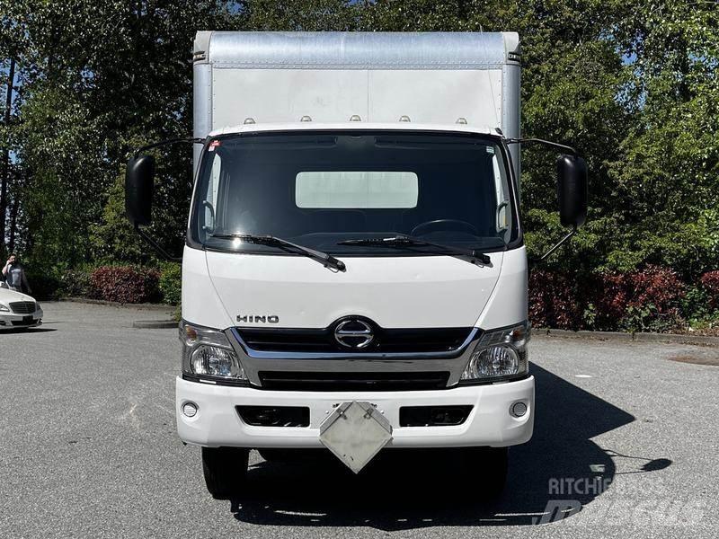 Hino 155 Gesloten bedrijfswagens