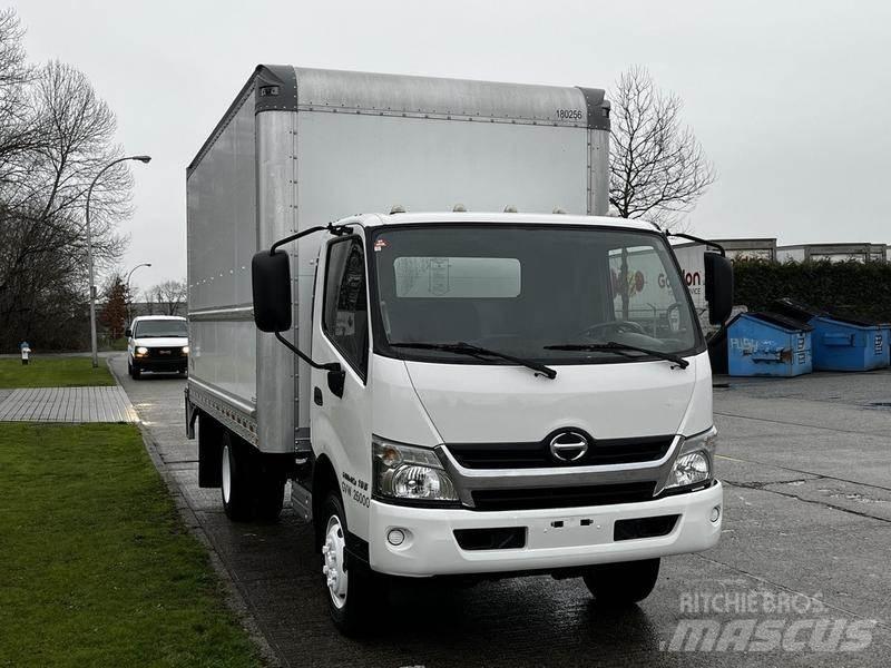 Hino 195 Gesloten bedrijfswagens