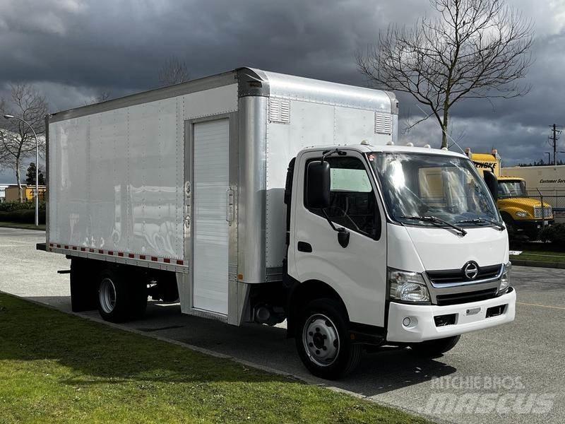 Hino 195 Gesloten bedrijfswagens