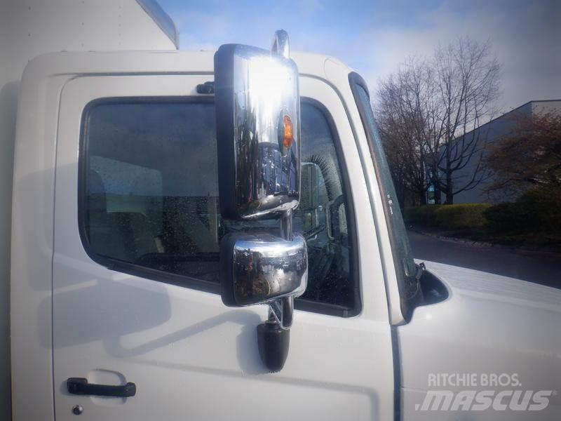 Hino 308 Gesloten bedrijfswagens
