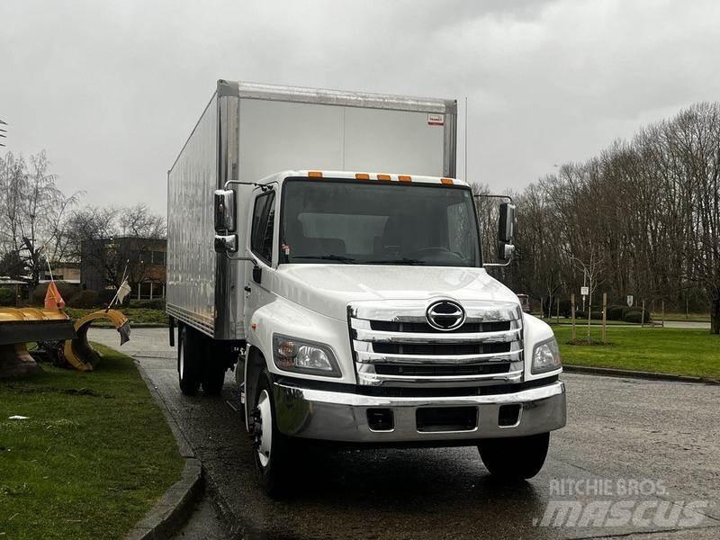 Hino 338 Gesloten bedrijfswagens