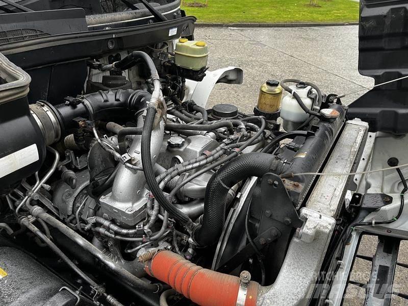 Hino 338 Gesloten bedrijfswagens