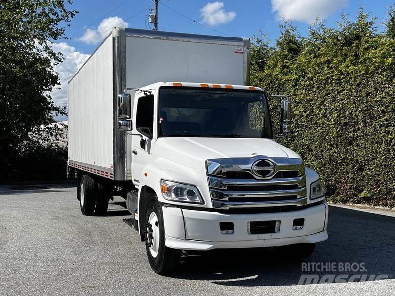 Hino 338 Gesloten bedrijfswagens