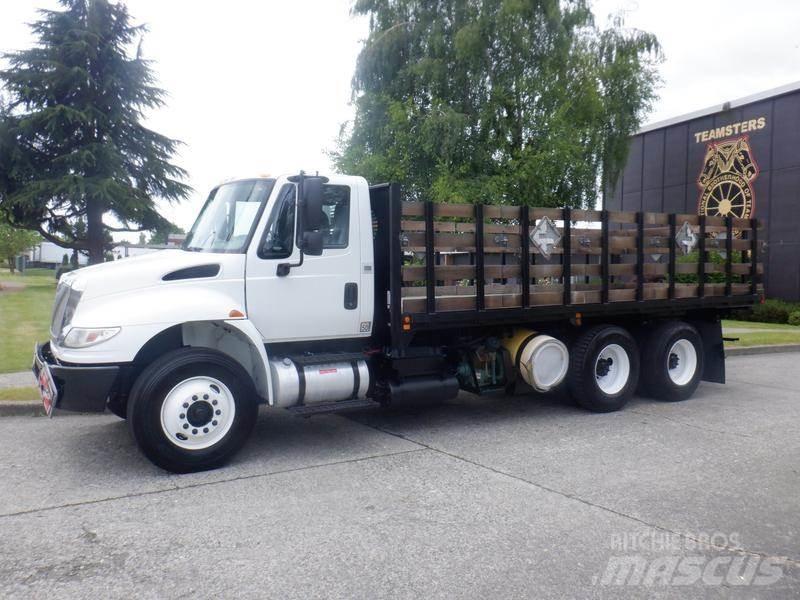 International 4400 Platte bakwagens