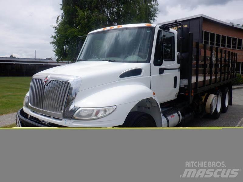International 4400 Platte bakwagens