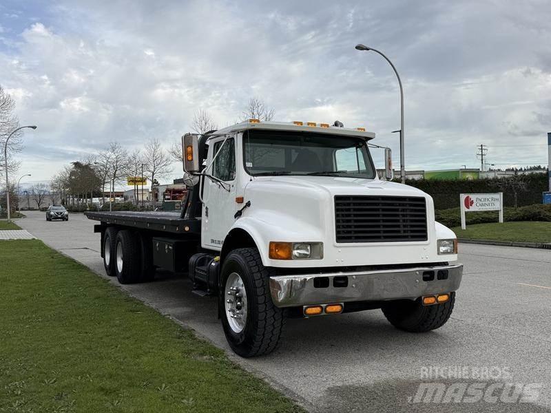 International 4900 Sleepwagens