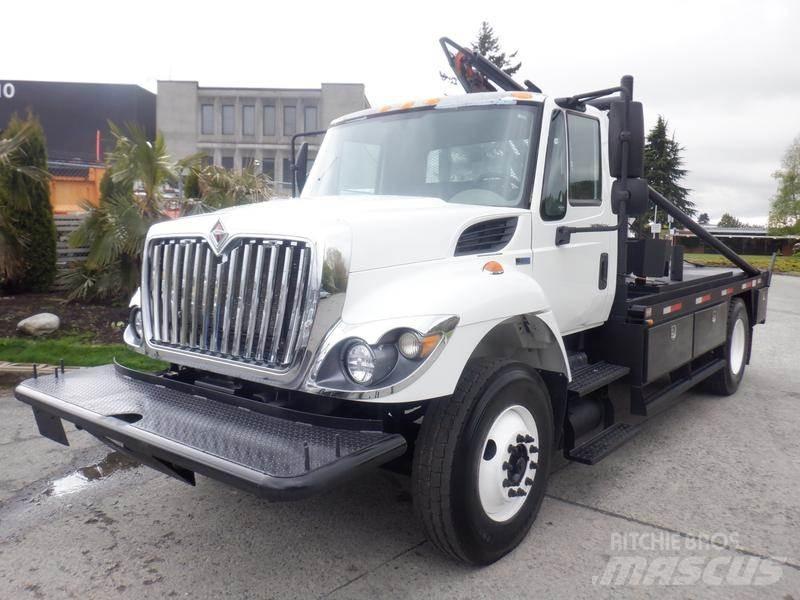 International 7300 Platte bakwagens