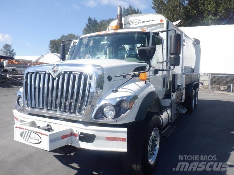 International 7400 Vuilniswagens
