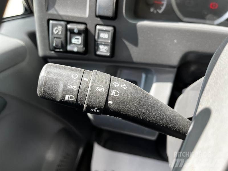 Isuzu NQR Gesloten bedrijfswagens