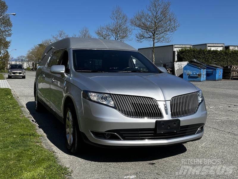 Lincoln MKT Auto's